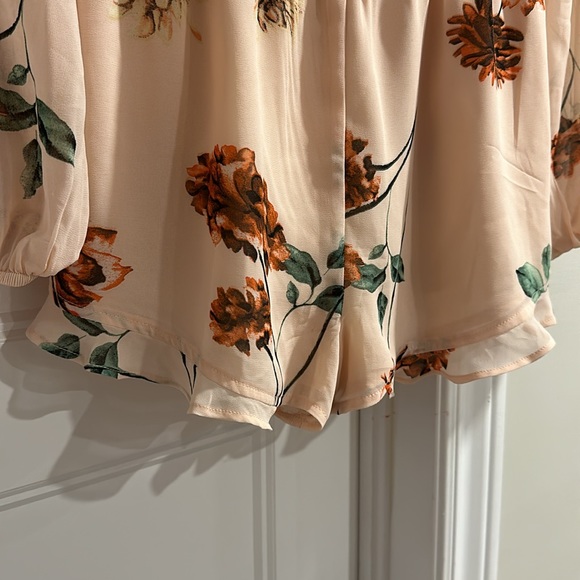 Forever 21 Women’s Romper 100% Polyester - size Medium - Picture 4 of 6